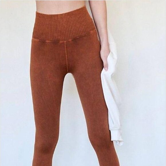 Free People Movement NWOT Good Karma Leggings High-Rise 7/8 Toasted Coconut M/L - Picture 1 of 9